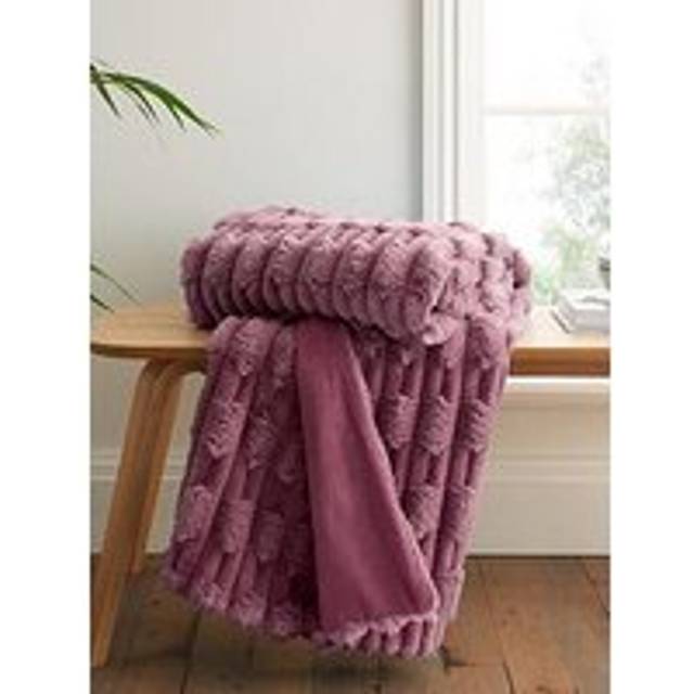Bianca Carved Faux Fur Throw- Pink