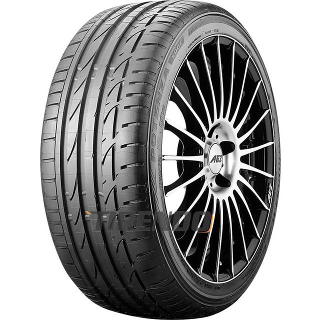 Bridgestone S001RFT*XL 225/40 R18 92Y personbil Sommardäck Däck VOLKSWAGEN: Golf 7, GOLF 6, Golf 5, BMW: 3 Touring, 3 Sedan, 1 Hatchback 7542