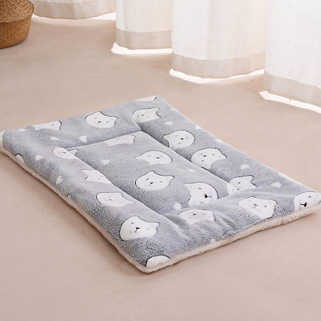 (Grey Bear, 58*39cm/22.83*15.35in) Warm Pet Blanket Pad Cat Dog Bed Soft Fleece Mat Warm Thermal Rug Pet Beds