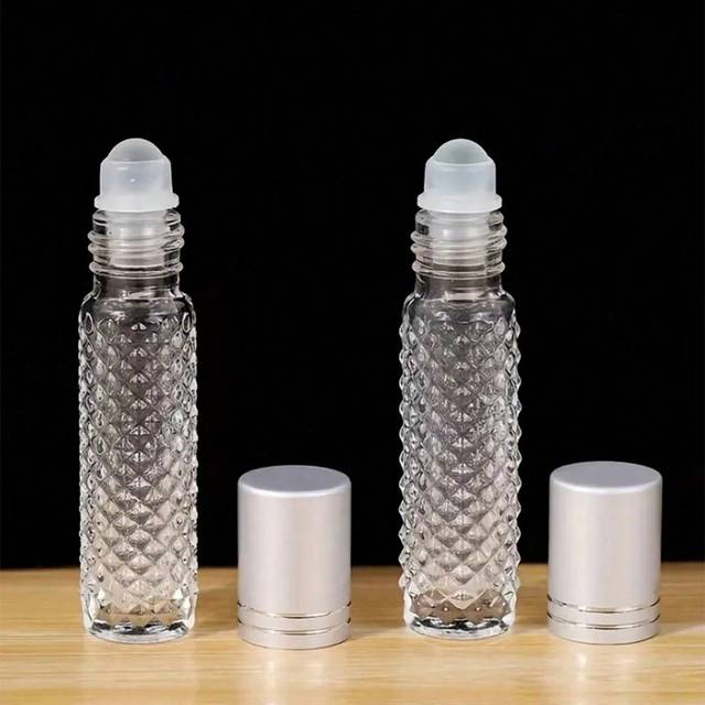 SHEIN 2pcs 10ML Essential Oil Ball Bottle Perfume Separate Bottle, Smearing Portable Essential Oil Separate Bottle Home Bathroom Decor Summer