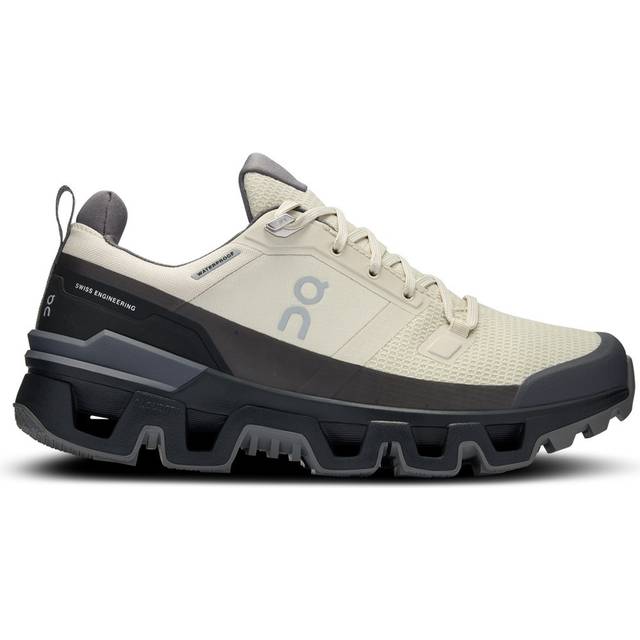 ON Womens Cloudwander Waterproof Walking Shoes - Black - 5
