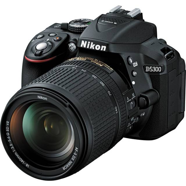 NIKON D5300+AF-S 18-140MM F3.5-5.6G ED VR DX + SanDisk Extreme 64G SD