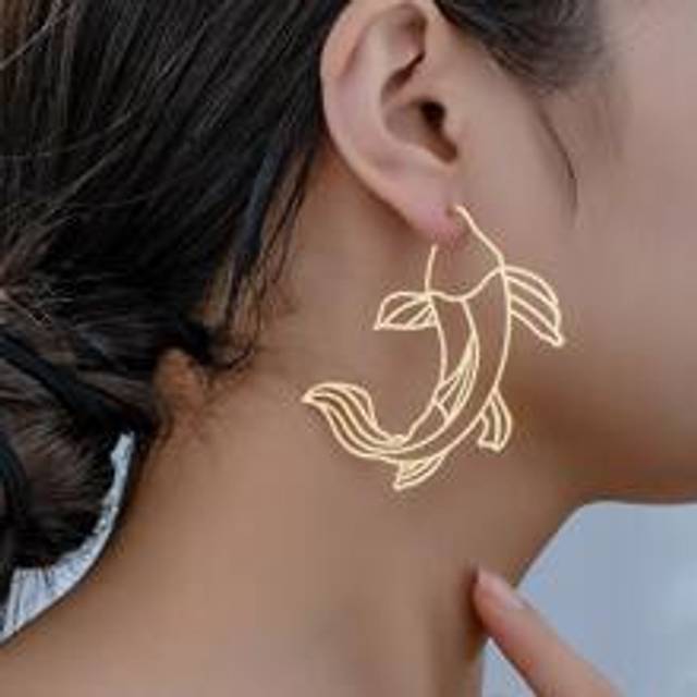 2st/set Lucky Fish-formade örhängen, symboliserar förmögenhet och rikedom, lämpliga för dagligt och festligt slitage, använd dem för att framhäva din - Gult guld (En-Storlek)