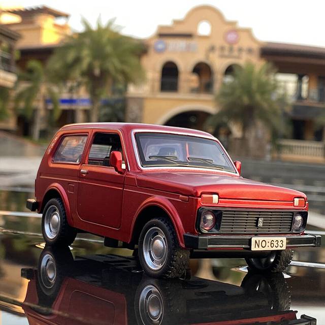(Red) 1/32 Russian LADA NIVA Alloy Model Car LADA 2106 Toy Diecasts Metal Casting