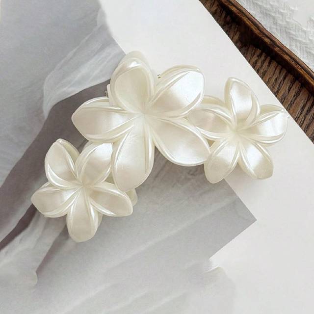 SHEIN 1/2pcs Luminous Faux Pearl White Double-Sided Floral Hair Claw Clip, Simple Hair Claw Hairstyle Accessory For Women Accessories