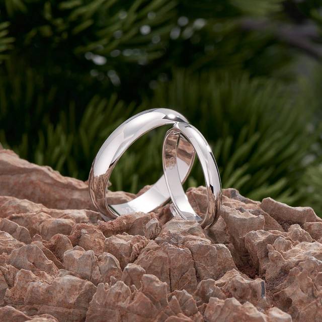 SHEIN 1Pc Minimalist Classic 925 Sterling Silver Plain High Polish Comfort Fit Wedding Bands Rhodium Plated Silver Rings For Couple