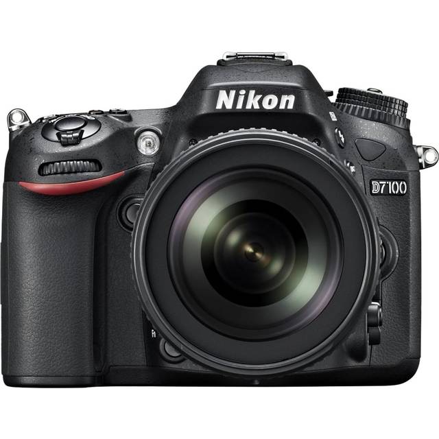 Nikon D7100 DSLR Camera + AF-S DX 18-105mm f/3.5-5.6G ED VR Lens