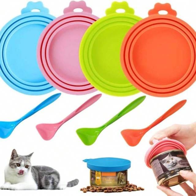SHEIN 2pcs Pet Food Can Lids With Spoon, Silicone Pet Food Can Covers Lids For Dog & Cat Food, One Can Cap Fit Most Standard Size Dog Cat Food Canned (Rando