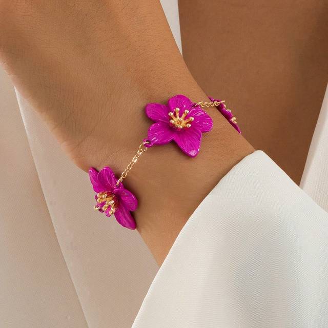 SHEIN 1pc Elegant & Stylish Exaggerated Magenta Floral 5-Petal Bracelet, Fashion Jewelry Gift