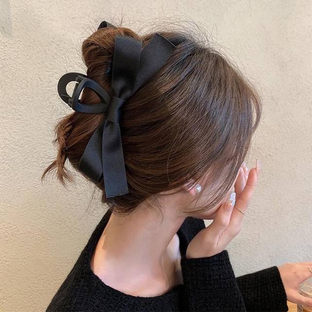 SHEIN 1pc Women Solid Bow Decor Preppy Hair Claw For Daily Life Valentine&#39;s Day