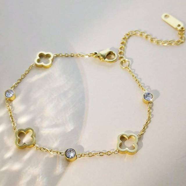 SHEIN 1pc Gold Stainless Steel Floral Design Fashionable Bracelet For Women