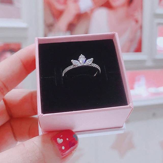 SHEIN 1pc Sparkle Crown Engagement Ring Wedding Band For Women Promise Ring Eternity Ring Valentine&#39;s Day Fine Ladies Jewelry Gift Valentines