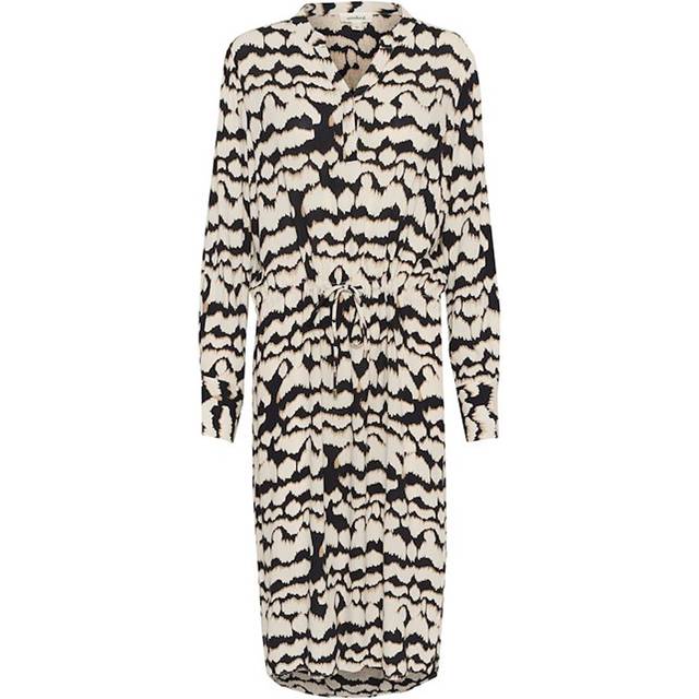 Zaya Self-Tie Abstract Print Dress - Whitecap Gray Zig Zag - Copenhagen based brand Soaked In Luxury champions sophisticated yet accessible style, delivering a range of wardrobe staples each season that showcases the label's refined design aesthetic. Minimalistic every day basics, flowing feminine dresses and tailored workwear are at the core of each collection, all crafted with the purpose of transcending seasons so you get more out of your favourite pieces.