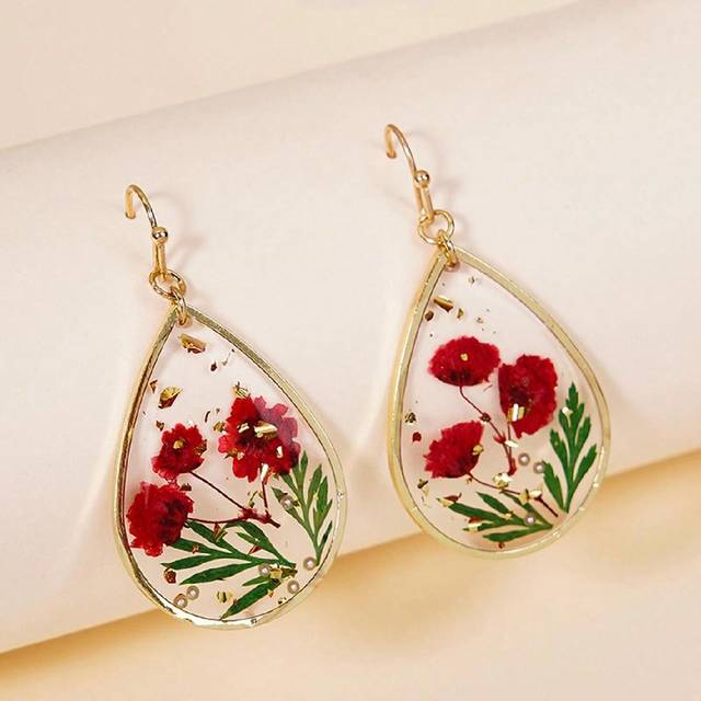 SHEIN 1 Pair Fresh Sweet Resin Leaf & Random Red Flower Earrings, Elegant Delicate Water Drop Red Dried Flower Earring Decor Valentines