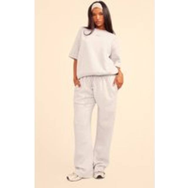 PRETTYLITTLETHING Ash Grey Badge Detail Mid Rise Wide Leg Joggers, Ash Grey