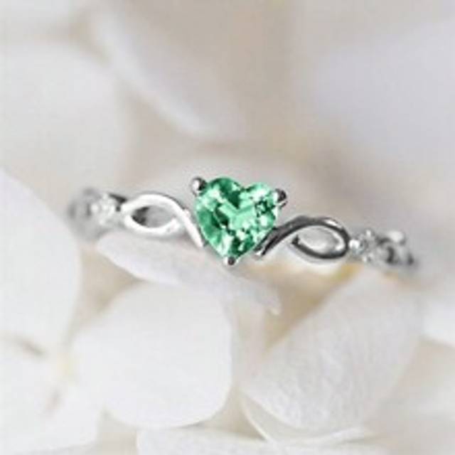 SHEIN Gorgeous Heart Shaped Diamond Embellished Ring