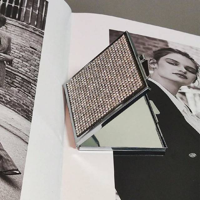 SHEIN 1pc Compact Folding Double-Sided Rhinestone Mirror, Stylish Makeup Mirror