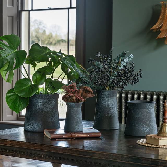 Kew Handthrown Planter - Ceramic - L27 x W27 x H27 cm - Basalt Blue