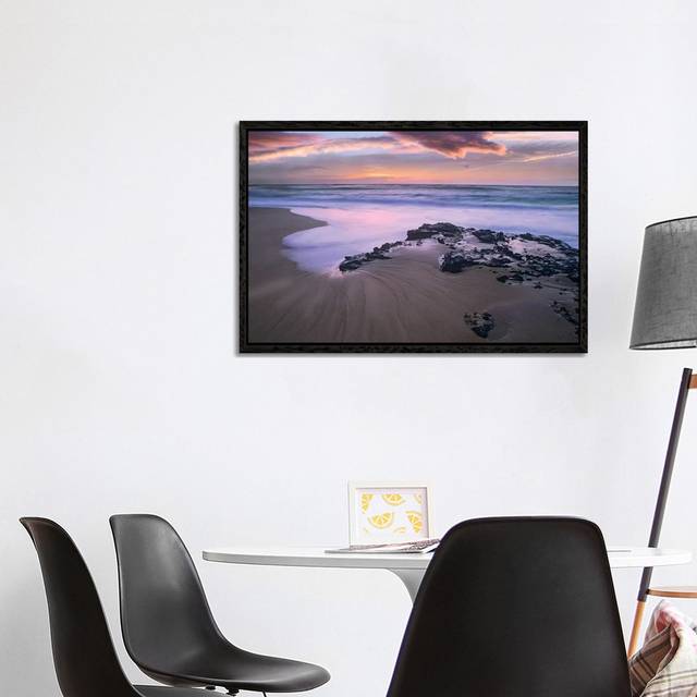 Sandy Beach, Oahu, Hawaii - Black Framed (101.6 cm H x 66.04 cm W)