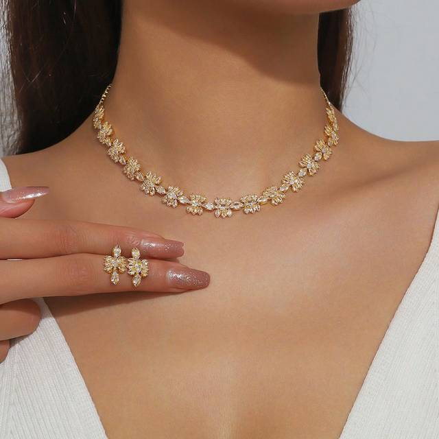 SHEIN Women&#39;s Luxury Jewelry Set, 18K Gold Plated Crystal Necklace + Earrings, Fashionable & Elegant, Best Accessory For Wedding, Gala, Party And Daily Wear
