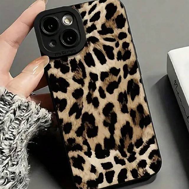 SHEIN Cheetah Print Apple Leopard Print Protective Phone Case Compatible With IPhone 11/12/13/14/12 Pro Max/11 Pro/14 Pro/15/XS Max/X/XR/7/8/8 Plus, Can Be