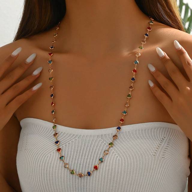 SHEIN 1pc Boho Style Random Color Glass Heart Pendant Long Necklace For Women, Suitable For Vacation, Party And Casual Wear Valentines