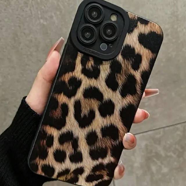SHEIN 1 Pc Black Full Screen Leopard Print Phone Case With Anti-Fall Protection & Lanyard Strap