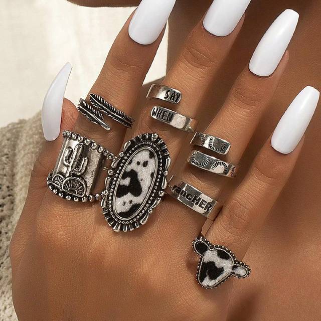 SHEIN 7pcs Handmade Midwest Western Rancher Style Cow Pattern Bull Head Vintage Retro Stackable Rings Set For Women (Shape And Color May Vary)