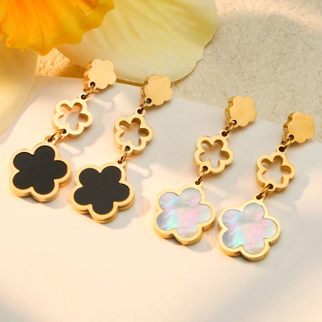 SHEIN 1pair/2pcs Fashionable Stainless Steel Lucky Five Petal Floral Fringe Earrings New Style Women Earring Jewelry