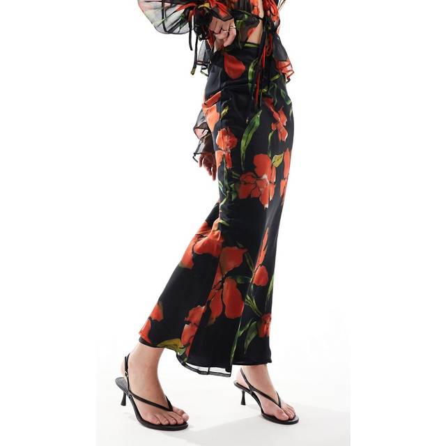 ASOS DESIGN – Diagonalskuren maxikjol i chiffong med blommönster, del av set-Flera