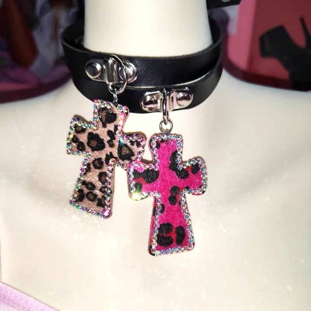 SHEIN Y2K Shiny Crystal Leopard Cross Necklace For Women Sexy Jewelry Goth Choker Harajuku Charm Necklaces