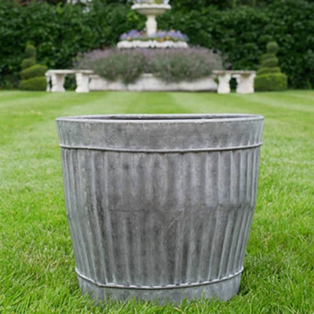 Large Ribbed Metal Flower Plant Pot Outdoor Garden Planter with Rope Handles (H)31cm, (Dia) 27cm - Grey