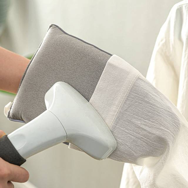 SHEIN 1pc/2pcs Ironing Insulation Pad Heat Resistant Gloves, High Temperature Resistant Sponge Handheld Ironing Pad, Pointed Waterproof Ironing Gloves, Comf