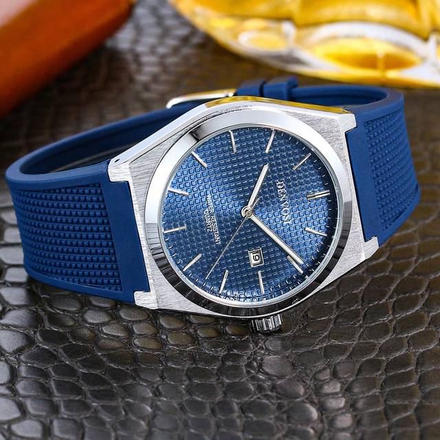 SHEIN 1pc DENVOSI Men&#39;s Fashion Business Quartz Wrist Watch With Silicone Strap, Arabic Numeral Scale, Water Resistant, Date Display For Daily Wear
