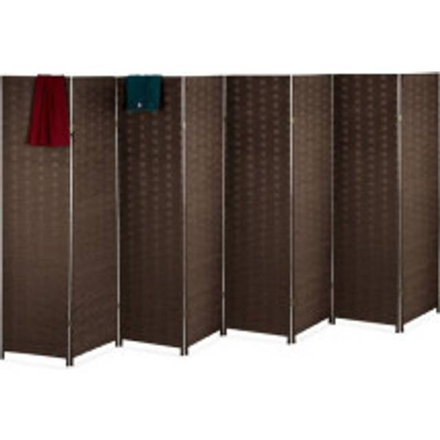 Screen wall with 8 panels