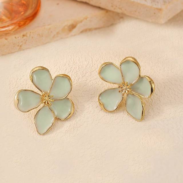 Hegaze 1pair Unique Design Fresh Light Green Flower Stud Earrings Valentines,Mom,Mother,Mother&#39;s Day,Gift