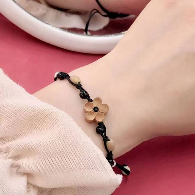 (Flower Bracelet) Luxury Lightweight Exquisite Beaded Bracelet With Premium Materials For Stylish Women
