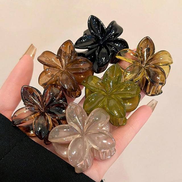 SHEIN 6pcs Glossy Black, Green, Brown, Amber Flower Shaped 4cm/1.57in Cute Lightweight Plastic Hair Clips, Elegant Fashionable Minimalist Style, Suitable Fo