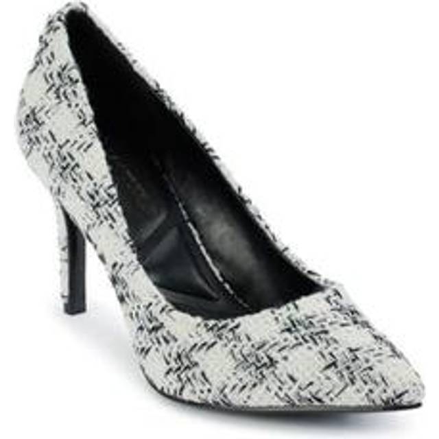 Karl Lagerfeld Royale Pump