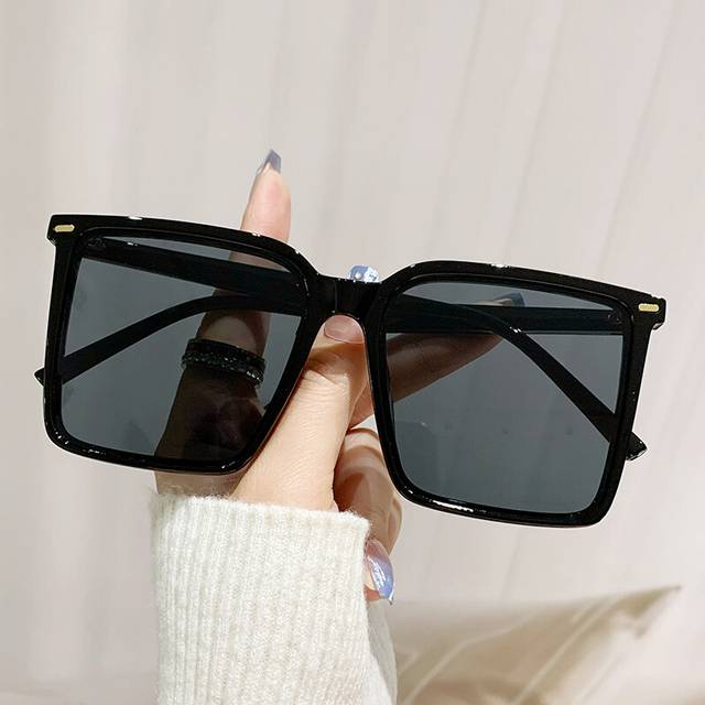 (StyleA) Square Chic Design Sunglasses Women Big Frame Summer Outdoor Sun Protection