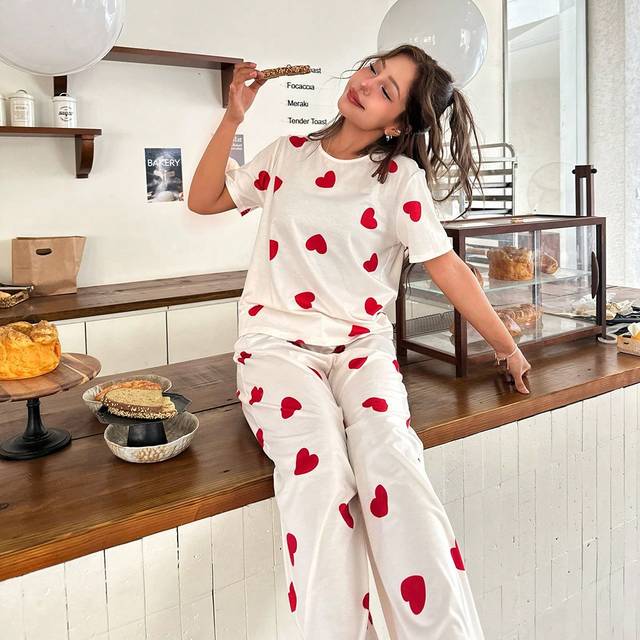 SHEIN 2pcs Teen Girl Heart Printed Short Sleeve T-Shirt And Loose Straight Pajama Pants Sleepwear Set