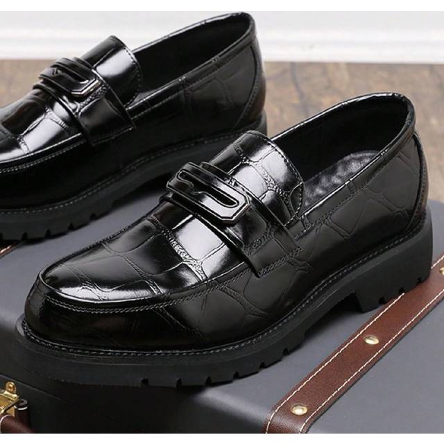 SHEIN Men&#39;s Leather Shoes, British Style, Thick Sole Height Increase, Embossed Loafers, Casual Business Formal Moccasins, Men&#39;s Footwear