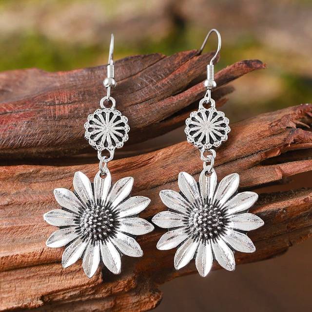 SHEIN 1 Pair Vintage Bohemian Sunflower Pendant Earrings With Creative Western Style Flower For Women&#39;s Earring Decoration, Gift Valentines,Mom,Mother,Mothe