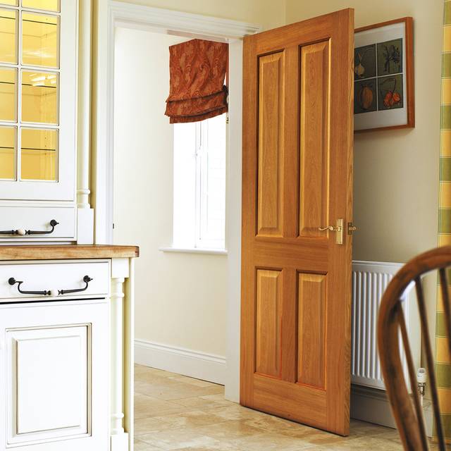 JB Kind Sherwood Oak – Prefinished Internal Door (Size: 1981 x 762mm, Thickness: 35mm, Fire Door: No)