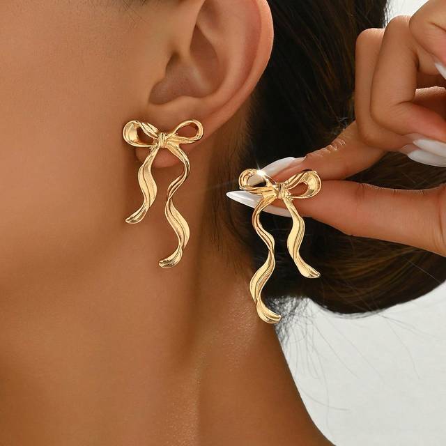 SHEIN 1pair Ribbon Bow Earrings, Fashion Elegant Simple Design For Women, Daily Wear, Gift For Friends, Valentine&#39;s Day, Mother&#39;s Day Valentines,Mom,Mother,