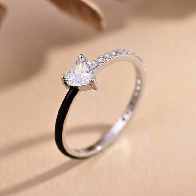 SHEIN 1pc Fashionable New White Heart Zirconia Stone Inlaid Ring, Engagement Jewelry Accessory Suitable For Women As Gift For Family/Friend/Couple Valentine