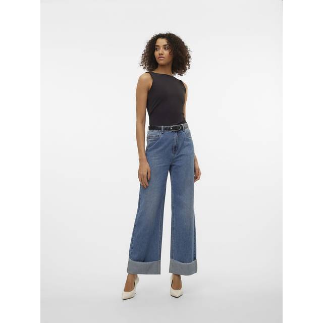 Vero Moda - Mellemblå denimjeans med vidde og opsmøg