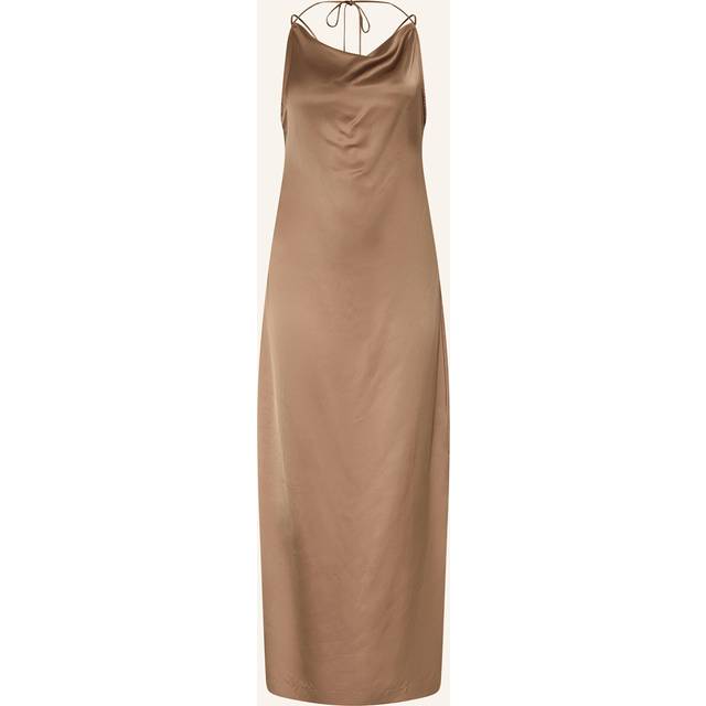 Lilah Draped Slip Dress - MINK - Beginning with men's tailoring in 1970's London, Reiss' design philosophy has endured for over five decades, maintaining the distinctive tailoring, sharp cuts, and contemporary prints it has become famous for to create investment pieces destined to stay in your wardrobe for seasons to come.