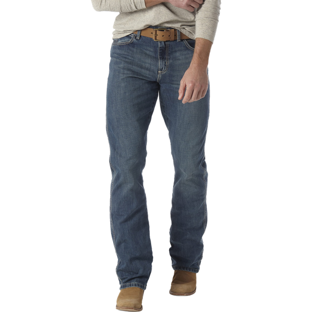 Wrangler Men's Retro Relaxed Fit Boot Cut Jean  Rocky Top  31W x 32L