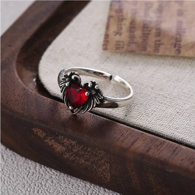 Stunning Vintage Wing Heart Red Zircon Ring For Women Copper Jewelry High Fashion Adjustable Fit